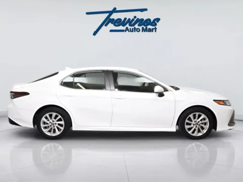 More photos of 2022 Toyota Camry LE at Trevinos Auto Mart, TX