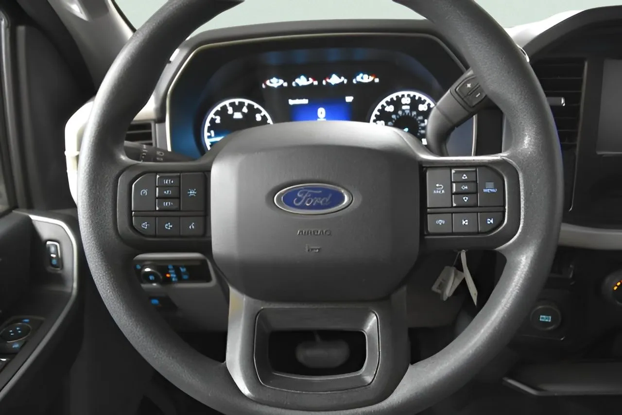 2023 Ford F-150 XLT photo 17