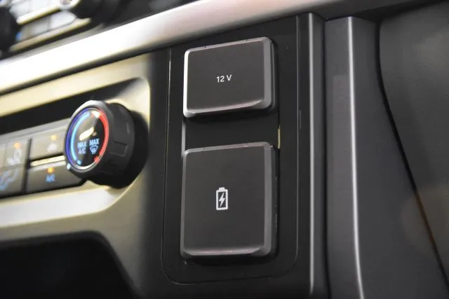 2023 Ford F-150 XLT - Photo 35