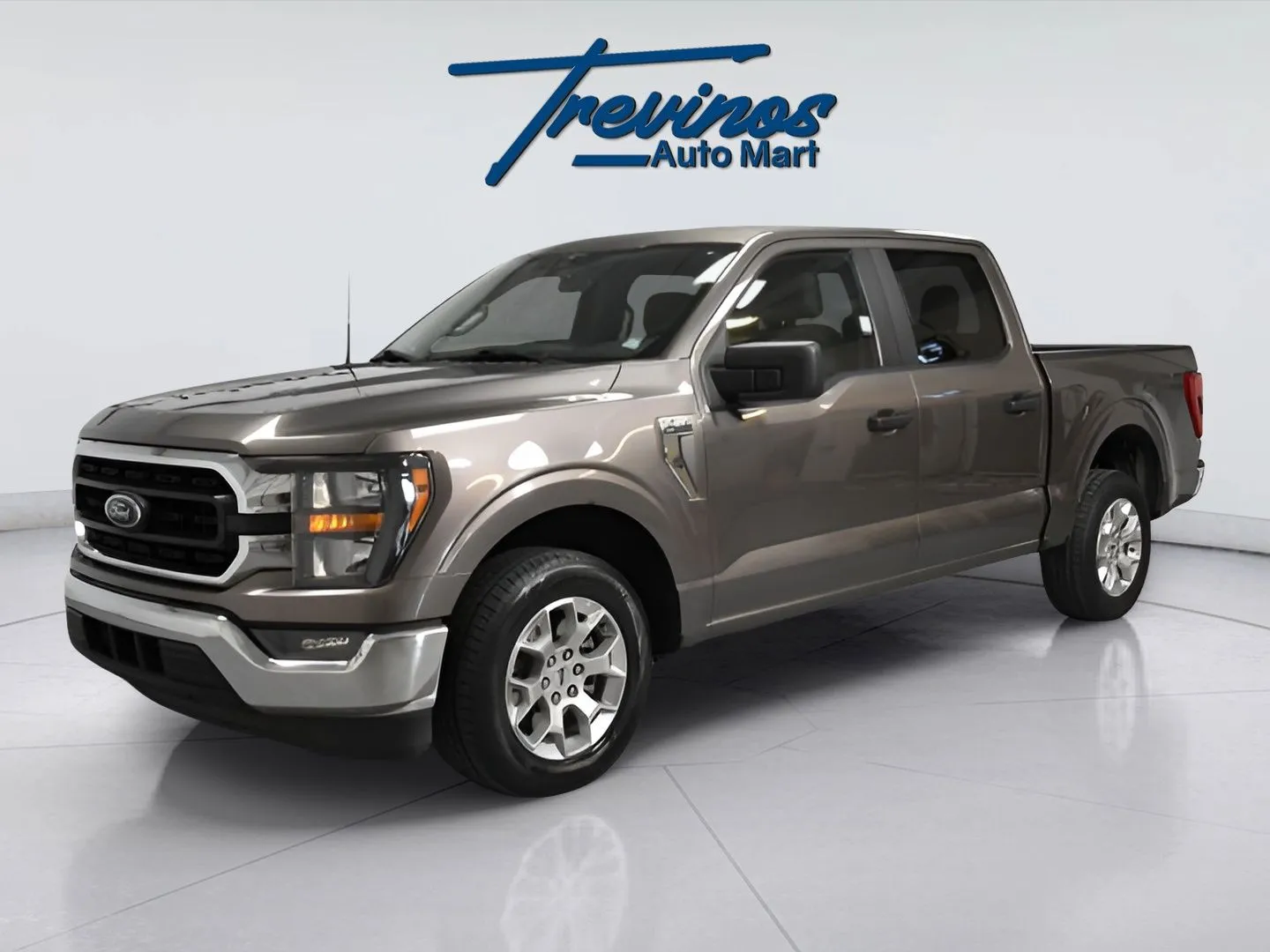 2023 Ford F-150 XLT photo 14