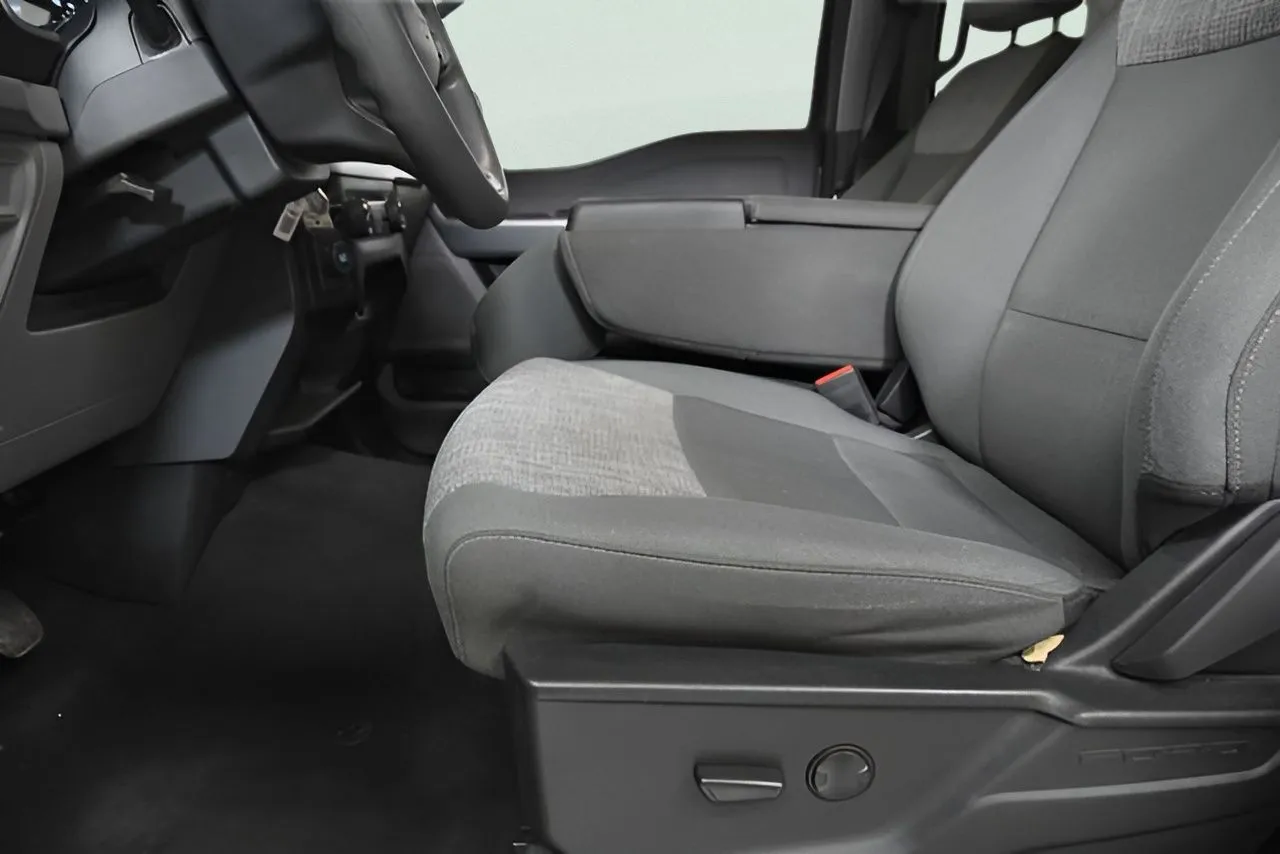 2023 Ford F-150 XLT photo 5