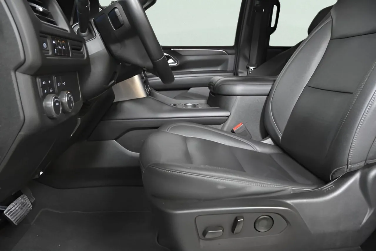 2023 Chevrolet Tahoe LT photo 6