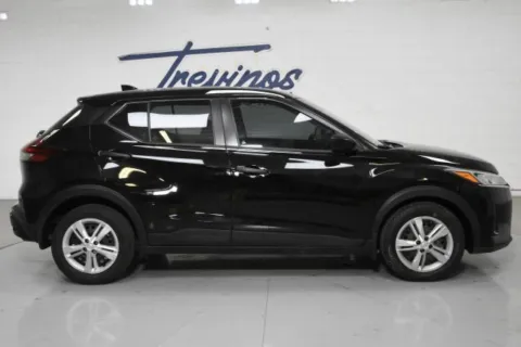 More photos of 2022 Nissan Kicks S at Trevinos Auto Mart, TX