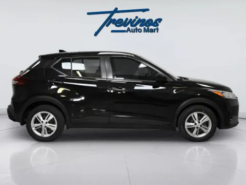 More photos of 2022 Nissan Kicks S at Trevinos Auto Mart, TX
