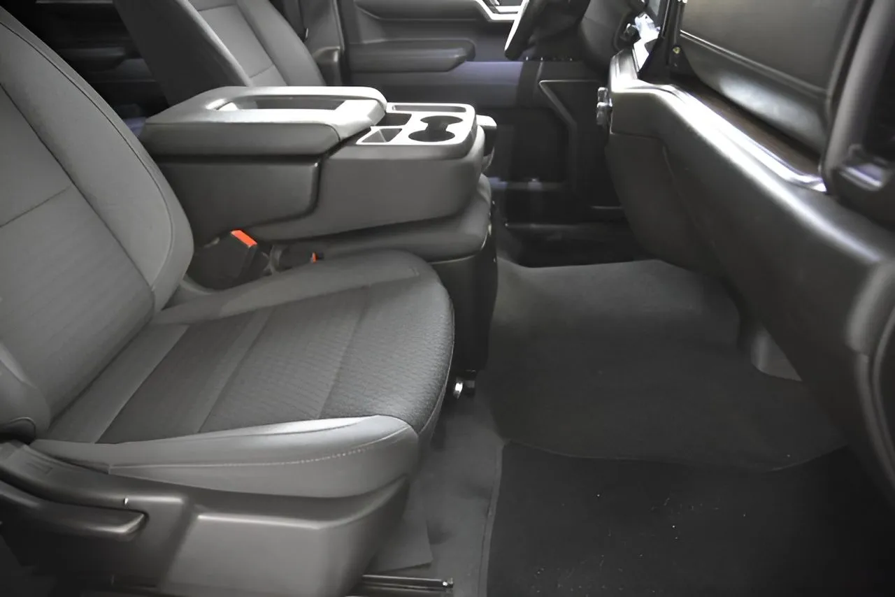 2023 Chevrolet Silverado 1500 LT photo 25