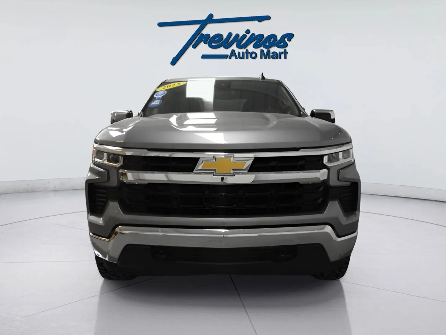 2023 Chevrolet Silverado 1500 LT photo 2