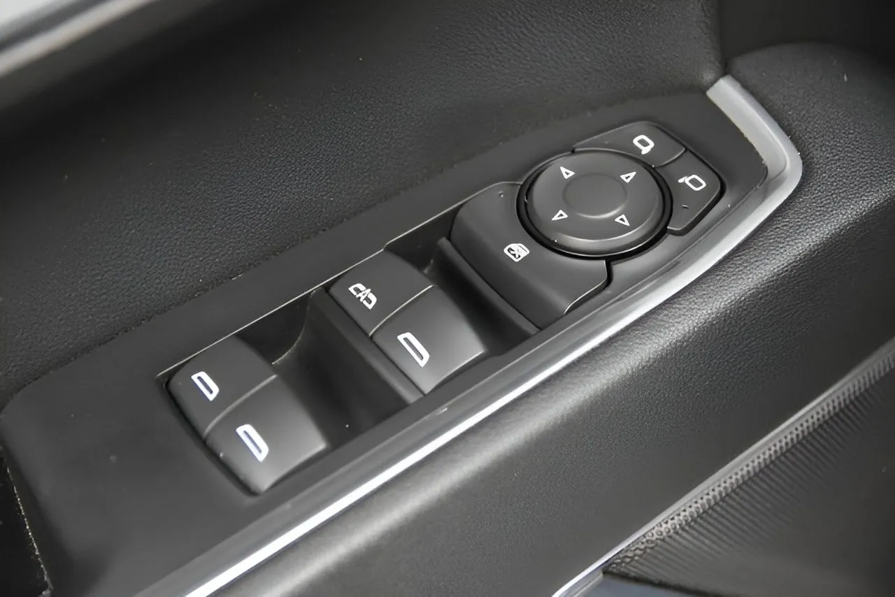 2023 Chevrolet Silverado 1500 LT photo 33