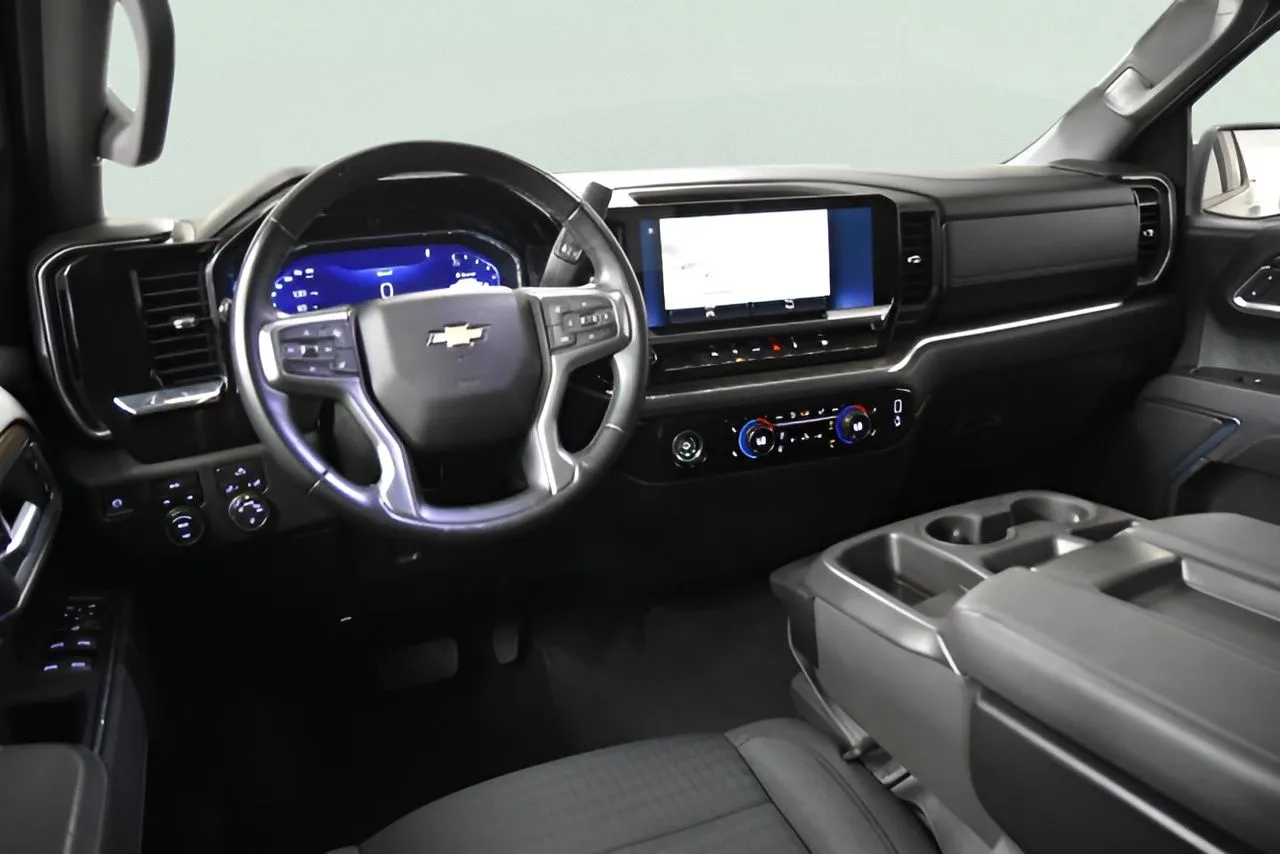 2023 Chevrolet Silverado 1500 LT photo 24