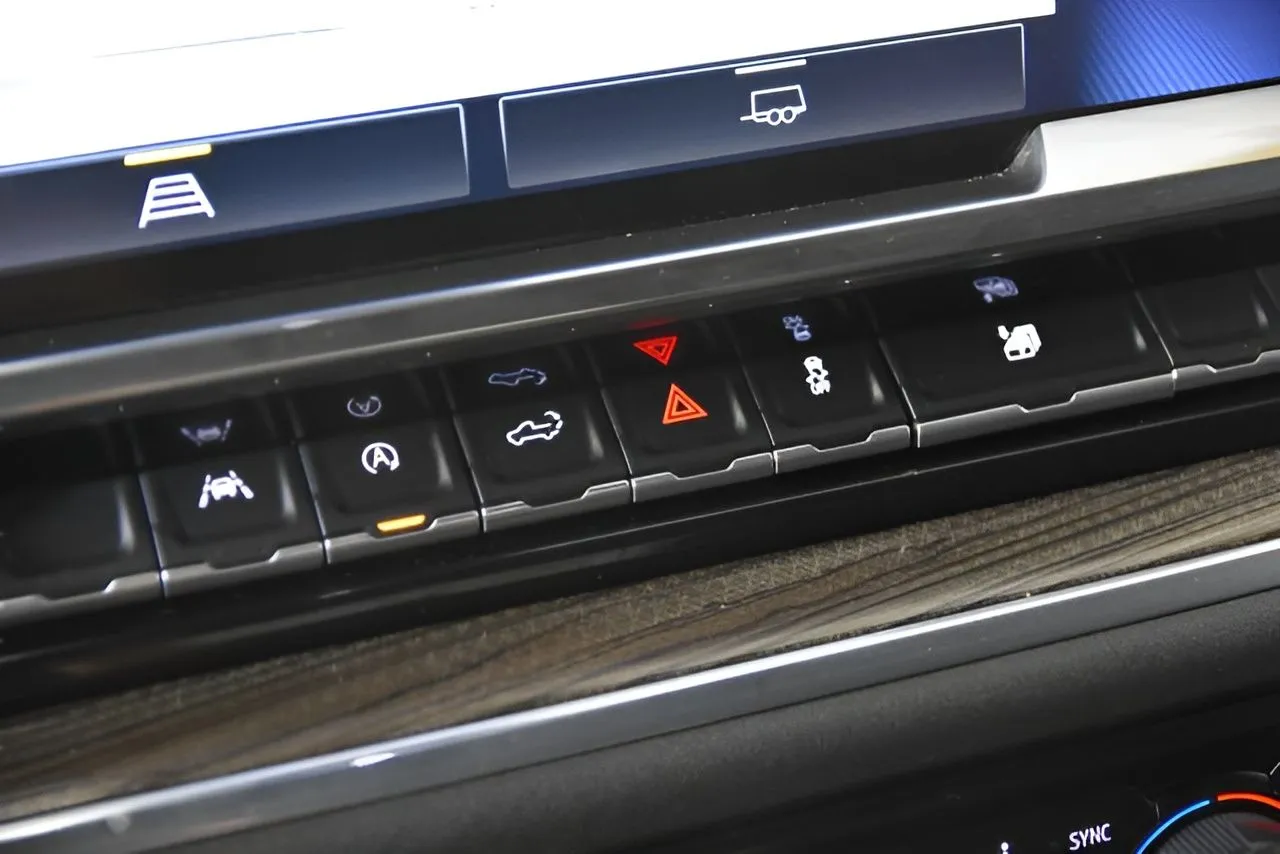 2023 Chevrolet Silverado 1500 LT photo 10