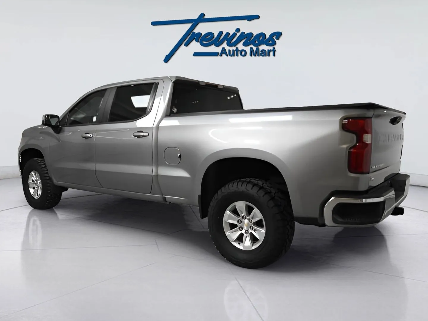 2023 Chevrolet Silverado 1500 LT photo 4