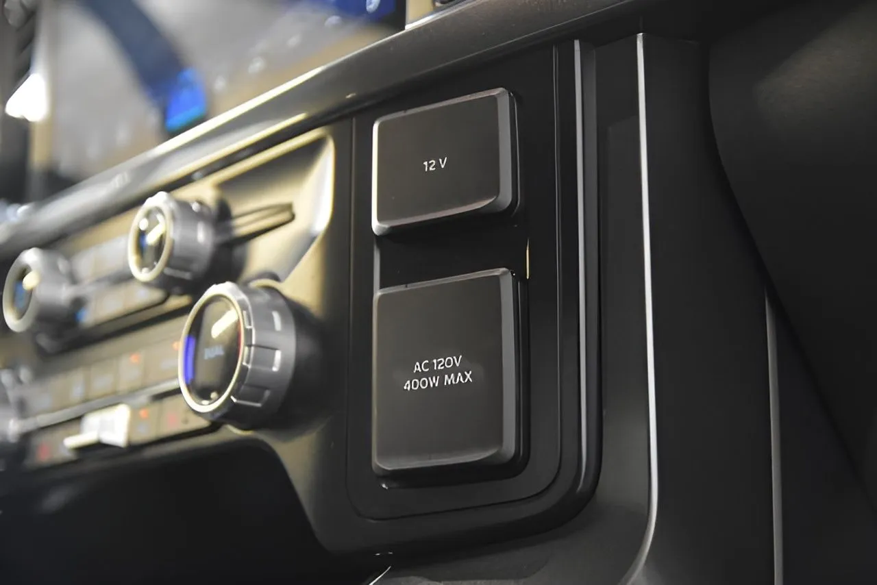 2023 Ford F-150 XLT photo 29