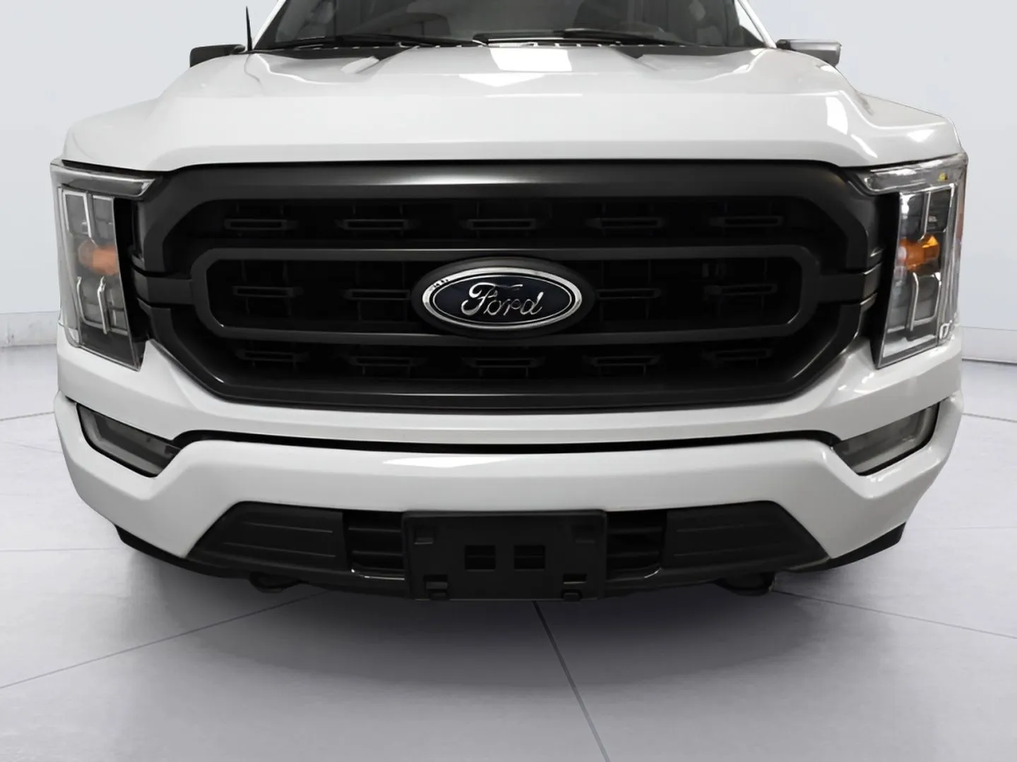 2023 Ford F-150 XLT photo 16