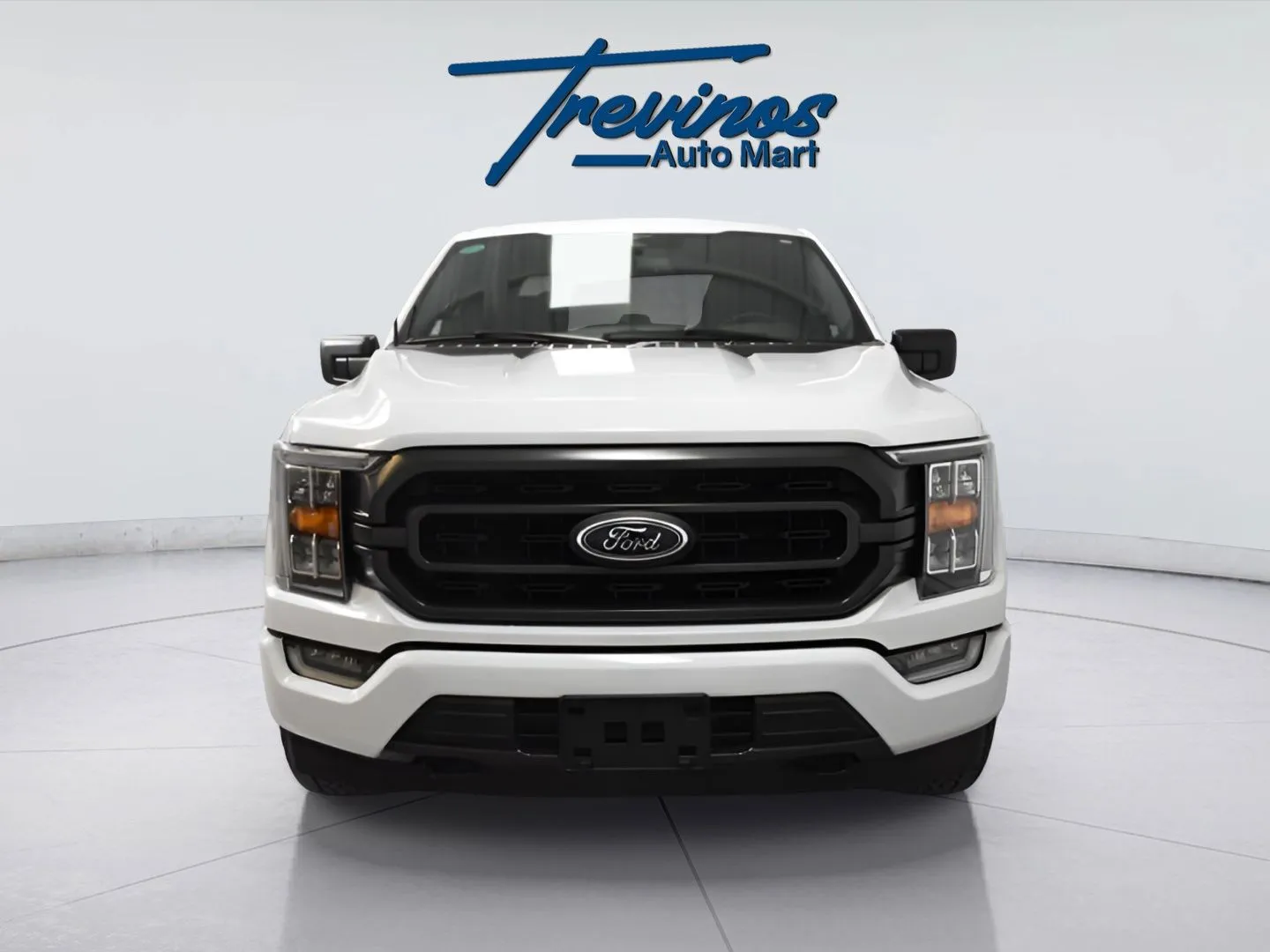 2023 Ford F-150 XLT photo 2
