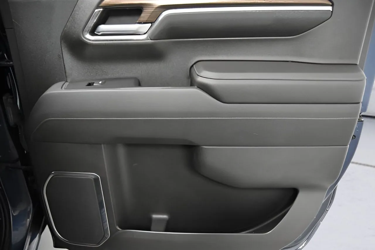 2022 Chevrolet Silverado 1500 LT photo 6