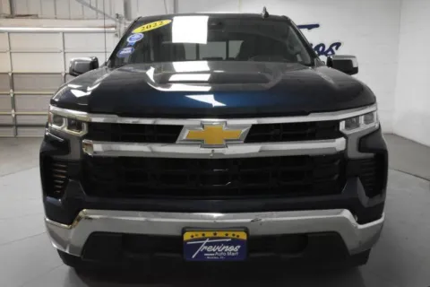 More photos of 2022 Chevrolet Silverado 1500 LT at Trevinos Auto Mart, TX