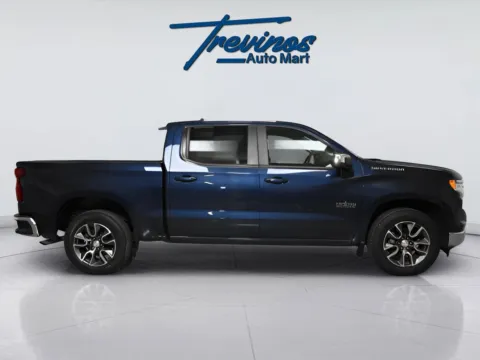 More photos of 2022 Chevrolet Silverado 1500 LT at Trevinos Auto Mart, TX