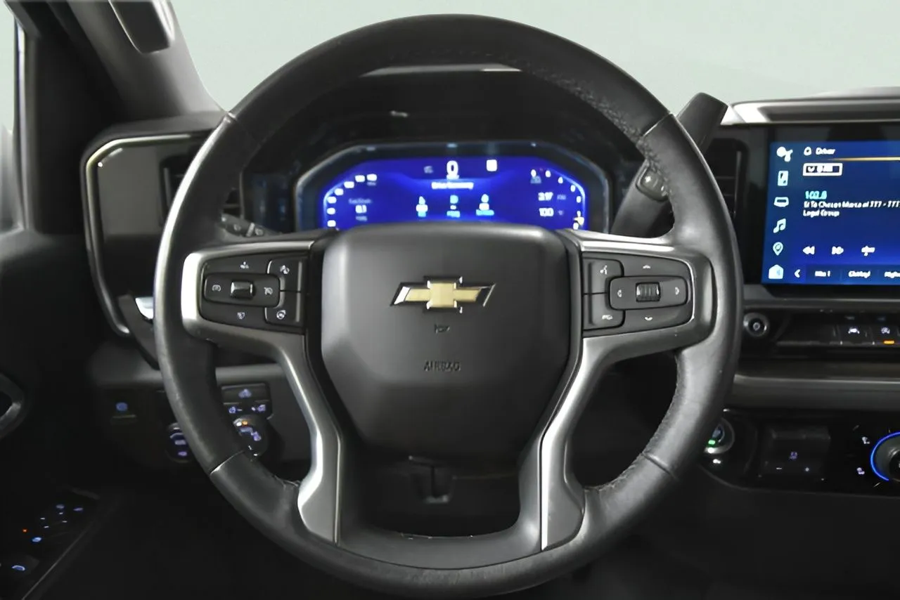 2022 Chevrolet Silverado 1500 LT photo 7