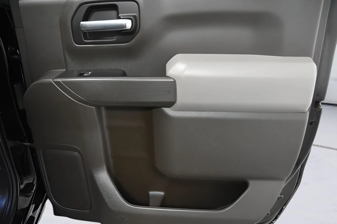 2022 Chevrolet Silverado 1500 LT photo 6