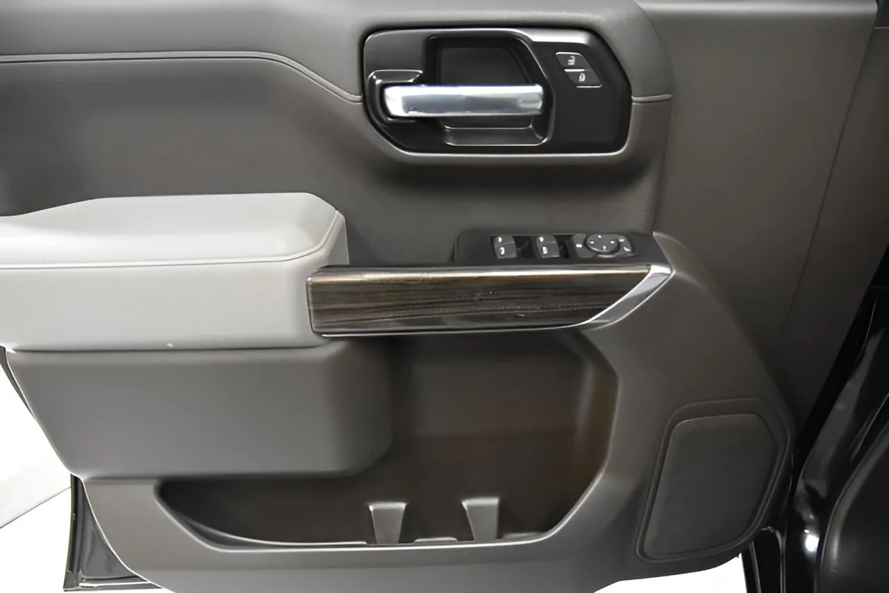 2022 Chevrolet Silverado 1500 LT photo 5