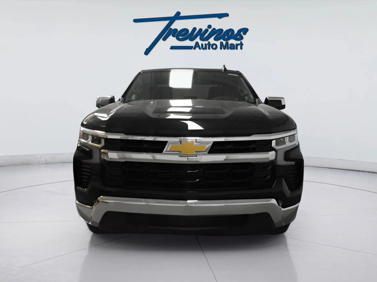 2024 Chevrolet Silverado 1500 LT photo 2