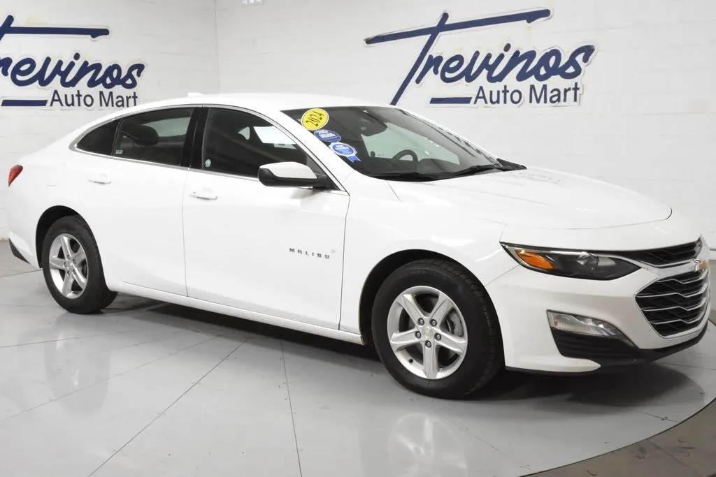 White 2024 Chevrolet Malibu 1LT Sedan 4D for sale in McAllen, TX