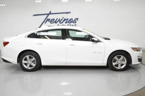 More photos of 2024 Chevrolet Malibu LT at Trevinos Auto Mart, TX
