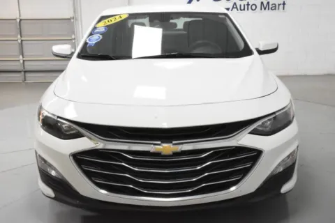 More photos of 2024 Chevrolet Malibu LT at Trevinos Auto Mart, TX