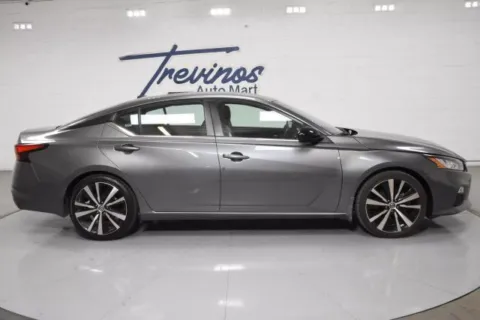 More photos of 2022 Nissan Altima 2.5 SR at Trevinos Auto Mart, TX