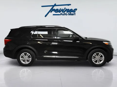 More photos of 2023 Ford Explorer XLT at Trevinos Auto Mart, TX
