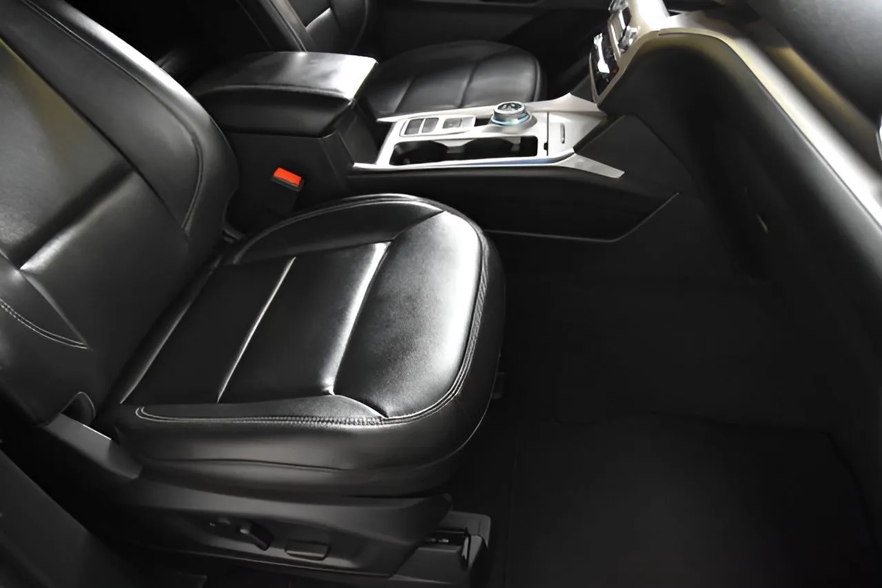 2023 Ford Explorer XLT photo 41