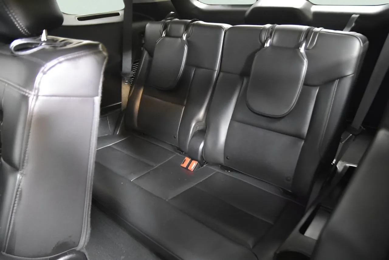2023 Ford Explorer XLT photo 26