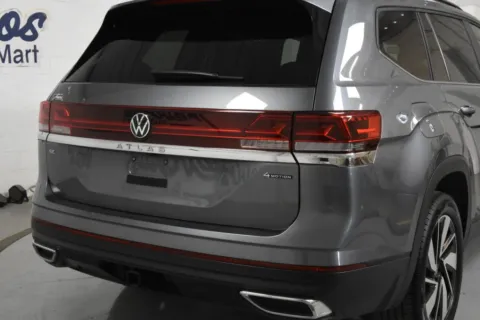 Another view of 2024 Volkswagen Atlas SE 4MOTION w/Tech Pkg Sport Utility 4D for sale in McAllen, TX at Trevinos Auto Mart