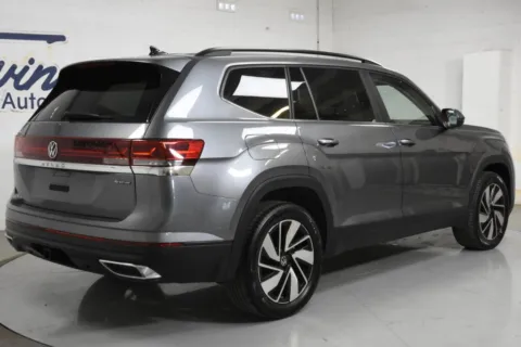 Photos of 2024 Volkswagen Atlas SE 4MOTION w/Tech Pkg Sport Utility 4D for sale in McAllen, TX at Trevinos Auto Mart