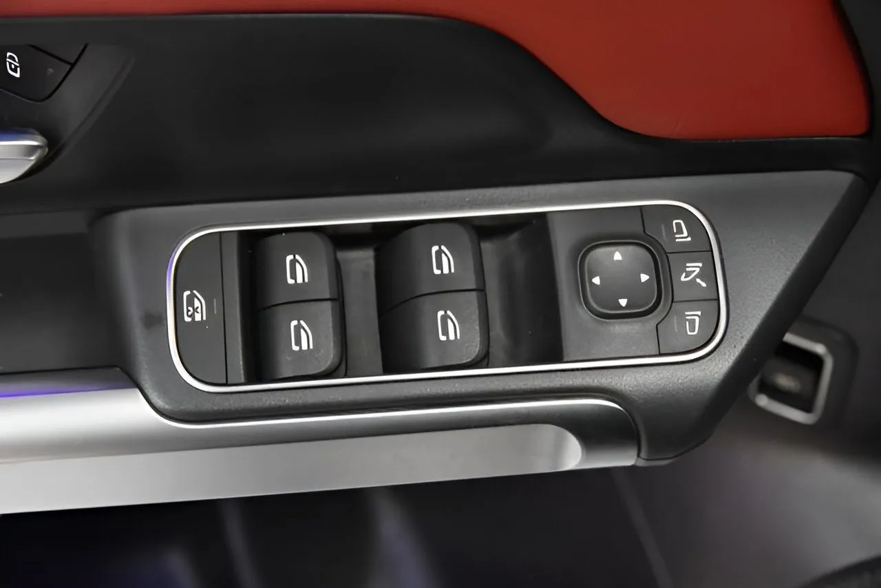 2021 Mercedes Benz GLB 35 AMG photo 4