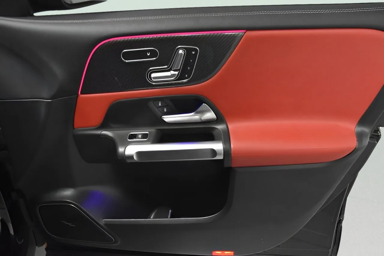 2021 Mercedes Benz GLB 35 AMG photo 3