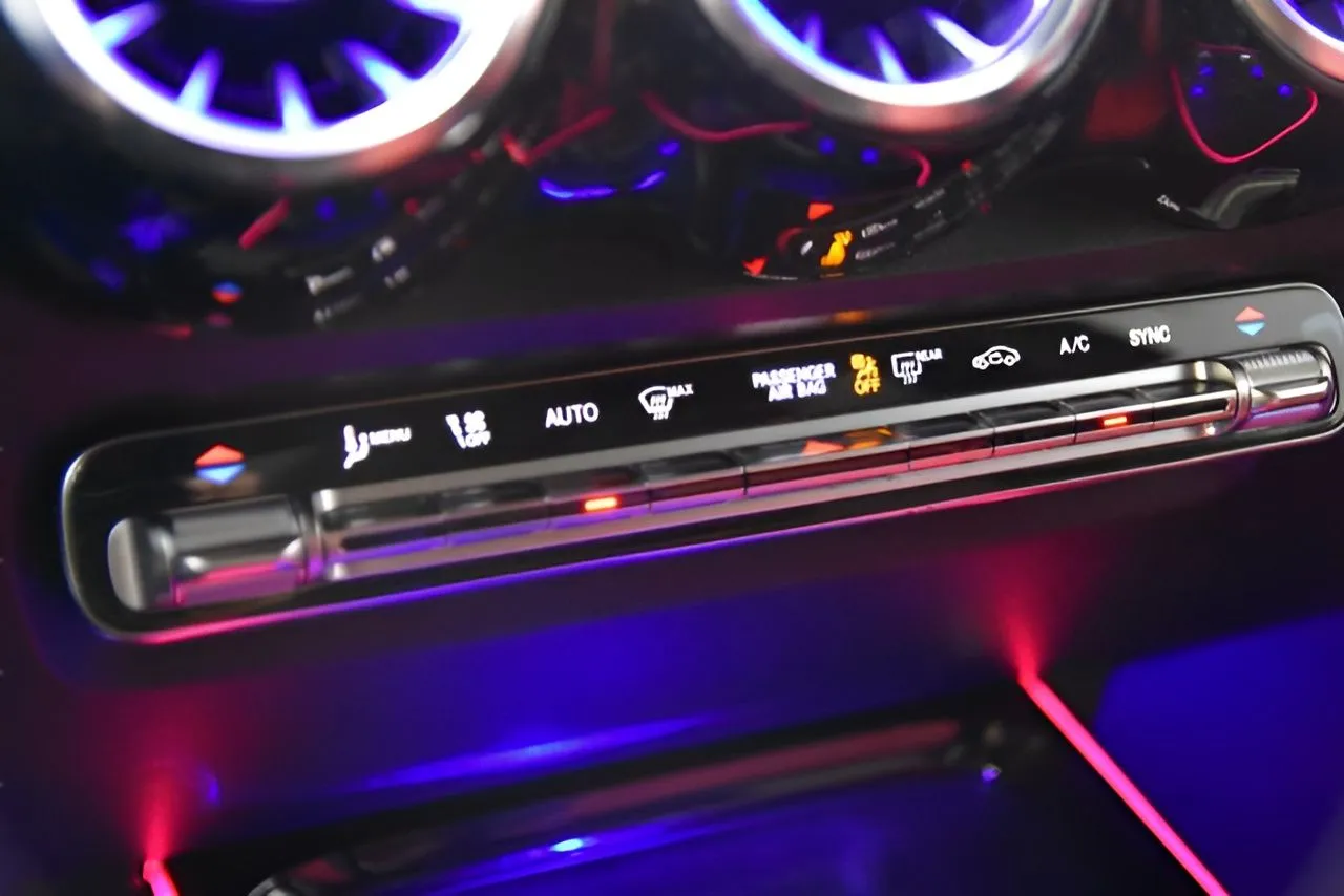 2021 Mercedes Benz GLB 35 AMG photo 34
