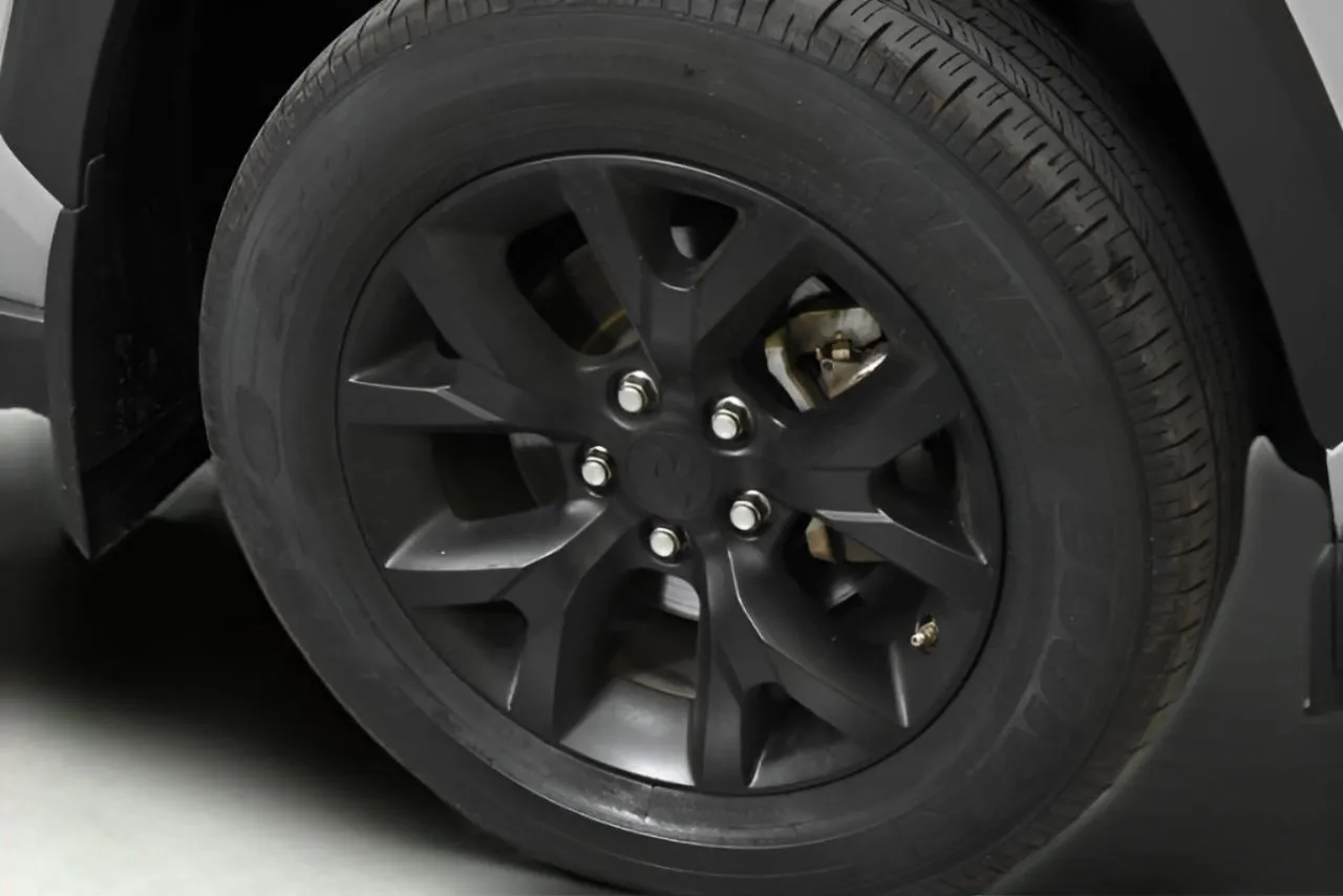 2024 Toyota RAV4 LE photo 26