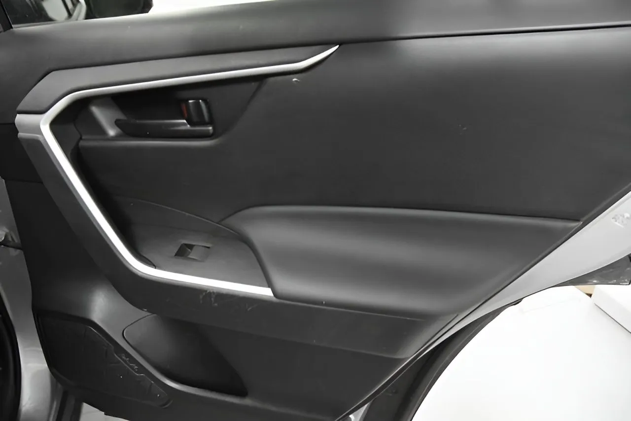 2024 Toyota RAV4 LE photo 29