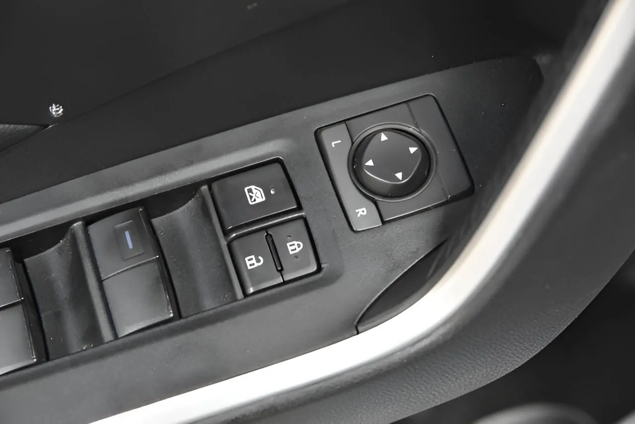 2024 Toyota RAV4 LE photo 19