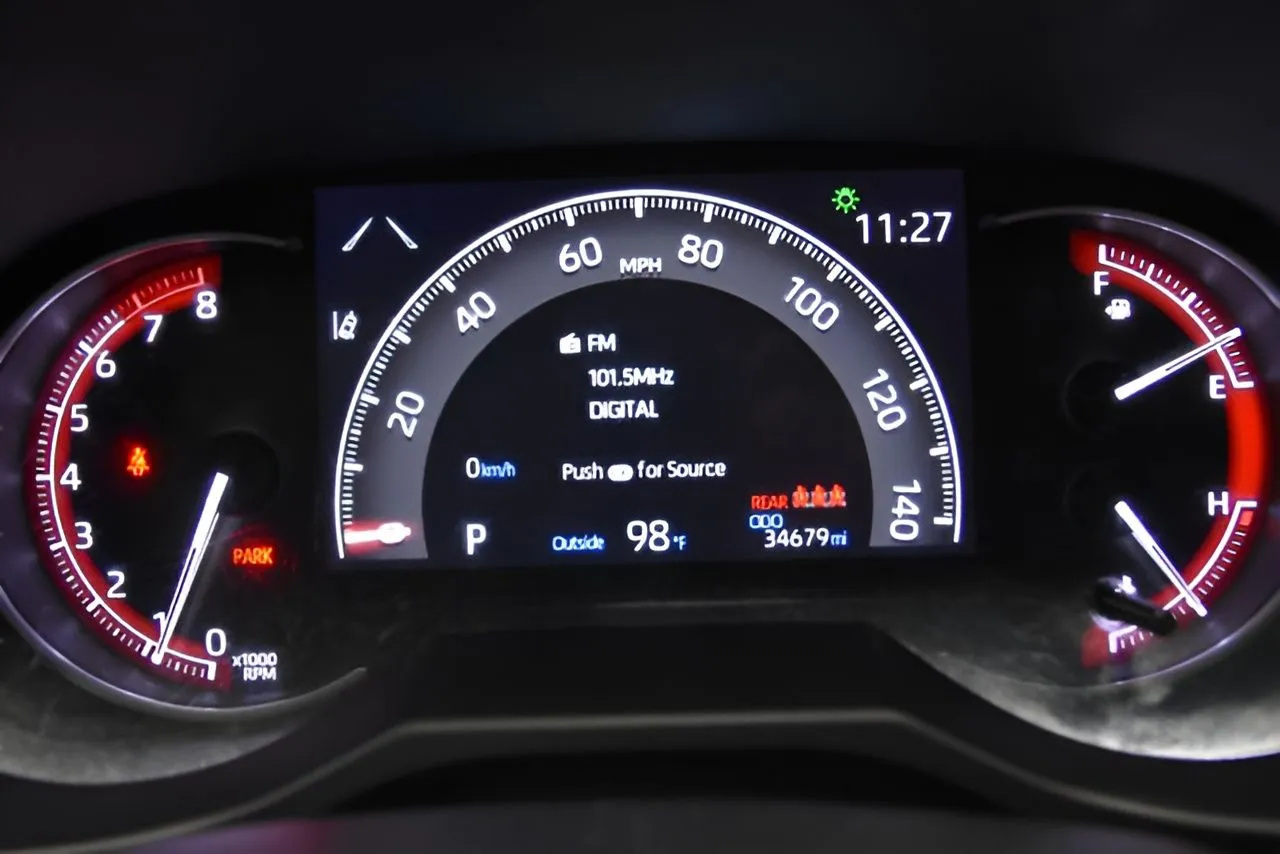2024 Toyota RAV4 LE photo 8