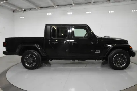 More photos of 2023 Jeep Gladiator Overland Pickup 4D 5 ft at Trevinos Auto Mart, TX