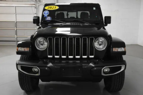 More photos of 2023 Jeep Gladiator Overland Pickup 4D 5 ft at Trevinos Auto Mart, TX