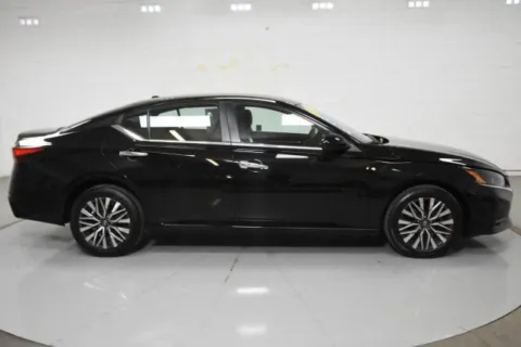 More photos of 2023 Nissan Altima 2.5 SV at Trevinos Auto Mart, TX