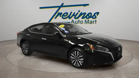 Black 2023 Nissan Altima 2.5 SV for sale in McAllen, TX