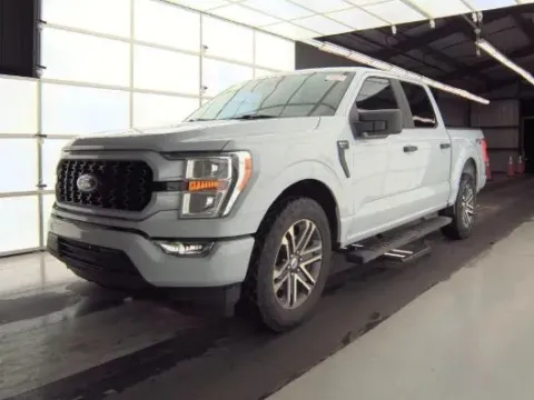 White 2021 Ford F-150 SuperCrew Cab XL Pickup 4D 5 1/2 ft for sale in McAllen, TX