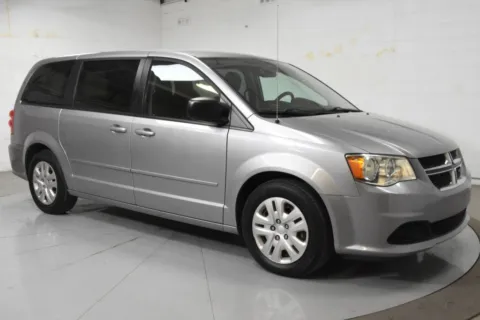 Silver 2017 Dodge Grand Caravan Passenger SE Minivan 4D for sale in McAllen, TX