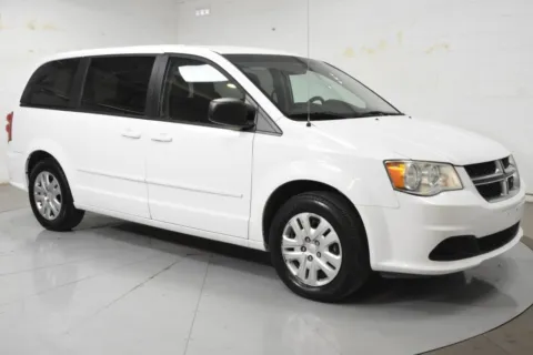 White 2016 Dodge Grand Caravan Passenger SE Minivan 4D for sale in McAllen, TX
