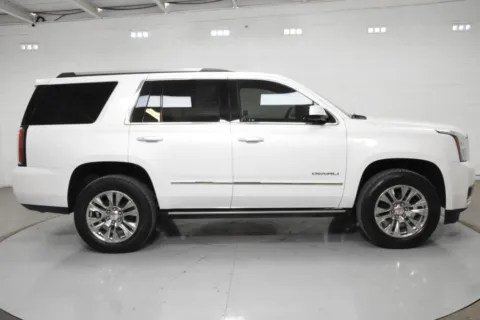 More photos of 2019 GMC Yukon Denali Sport Utility 4D at Trevinos Auto Mart, TX