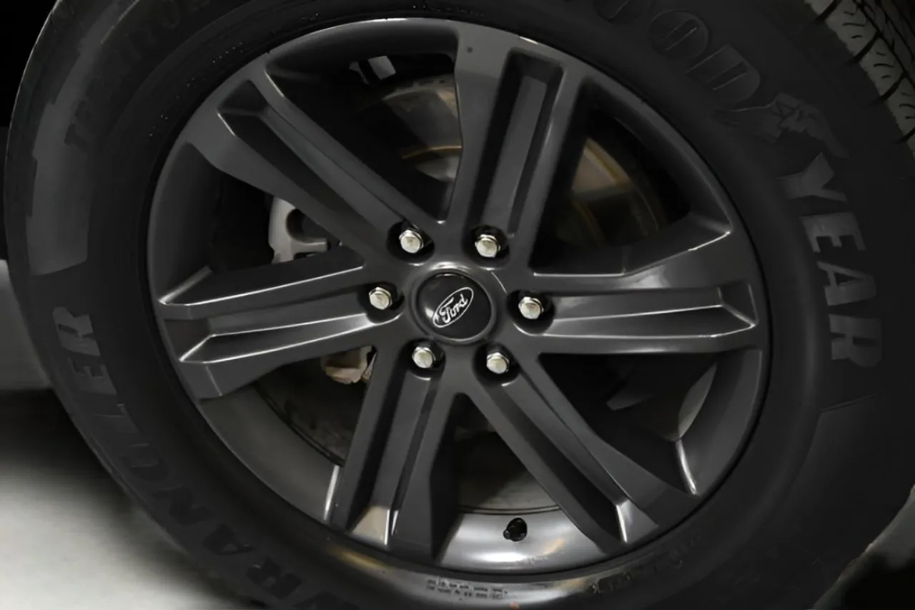 2023 Ford F-150 XLT photo 14