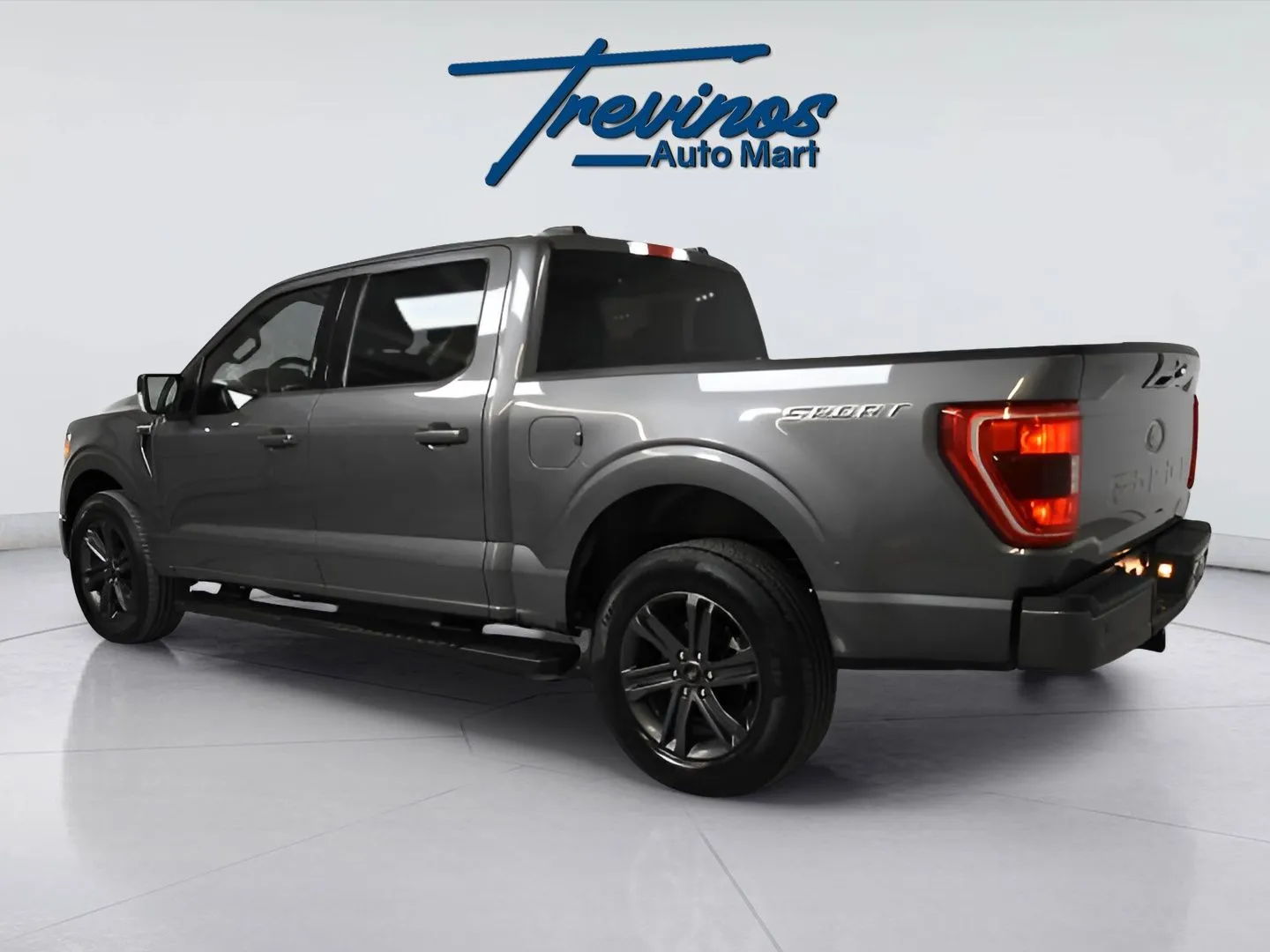 2023 Ford F-150 XLT photo 3